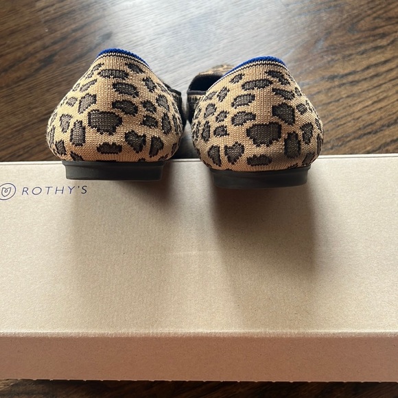Rothy's The Loafer Animal Print Textile Comfort Flats
Size 10 - Picture 3 of 7